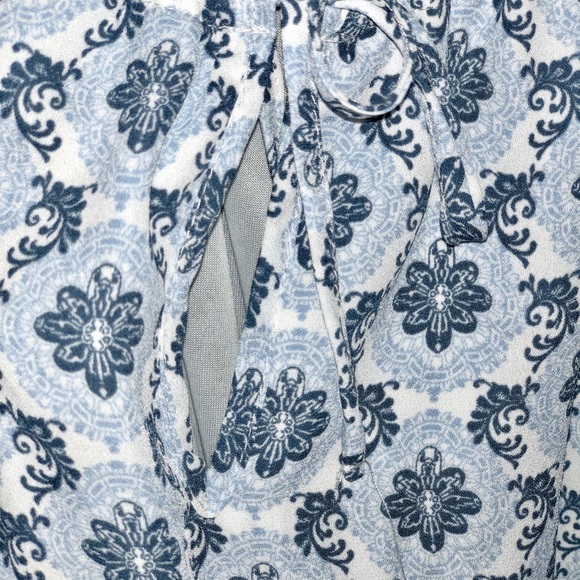 Paper Crane | Keyhole tie patterned halter dress - Picture 3 of 5